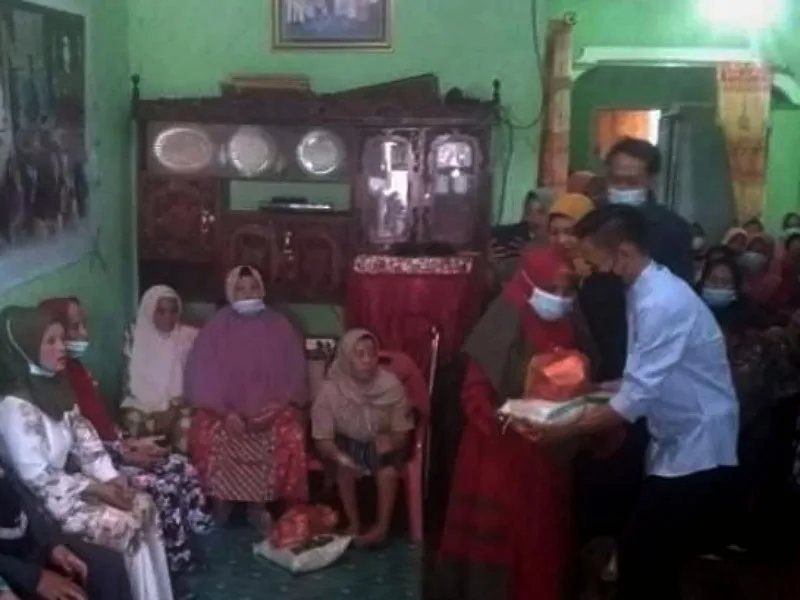 Ormas Front Pembela Rakyat Salurkan Bantuan Sosial di Binduriang