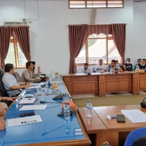 Puluhan Supir Angkutan Pasir Hearing Dengan DPRD Rejang Lebong