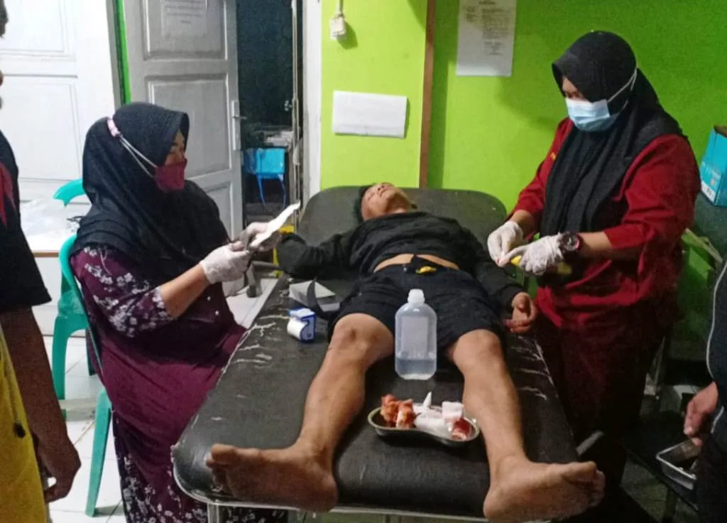 Sedang Nongkrong, Pemuda Kaur Ditusuk Dengan Pedang