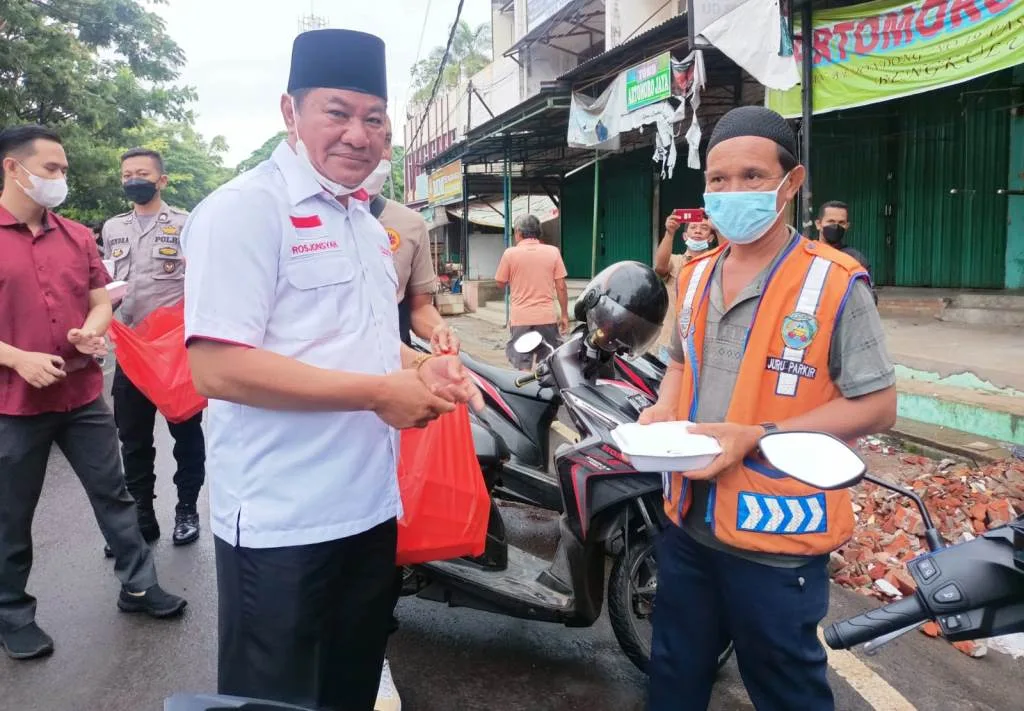 Semangat “Jum’at Berkah, Jum’at Berbagi”, Wagub Rosjonsyah Apresiasi Satgas Saber Pungli