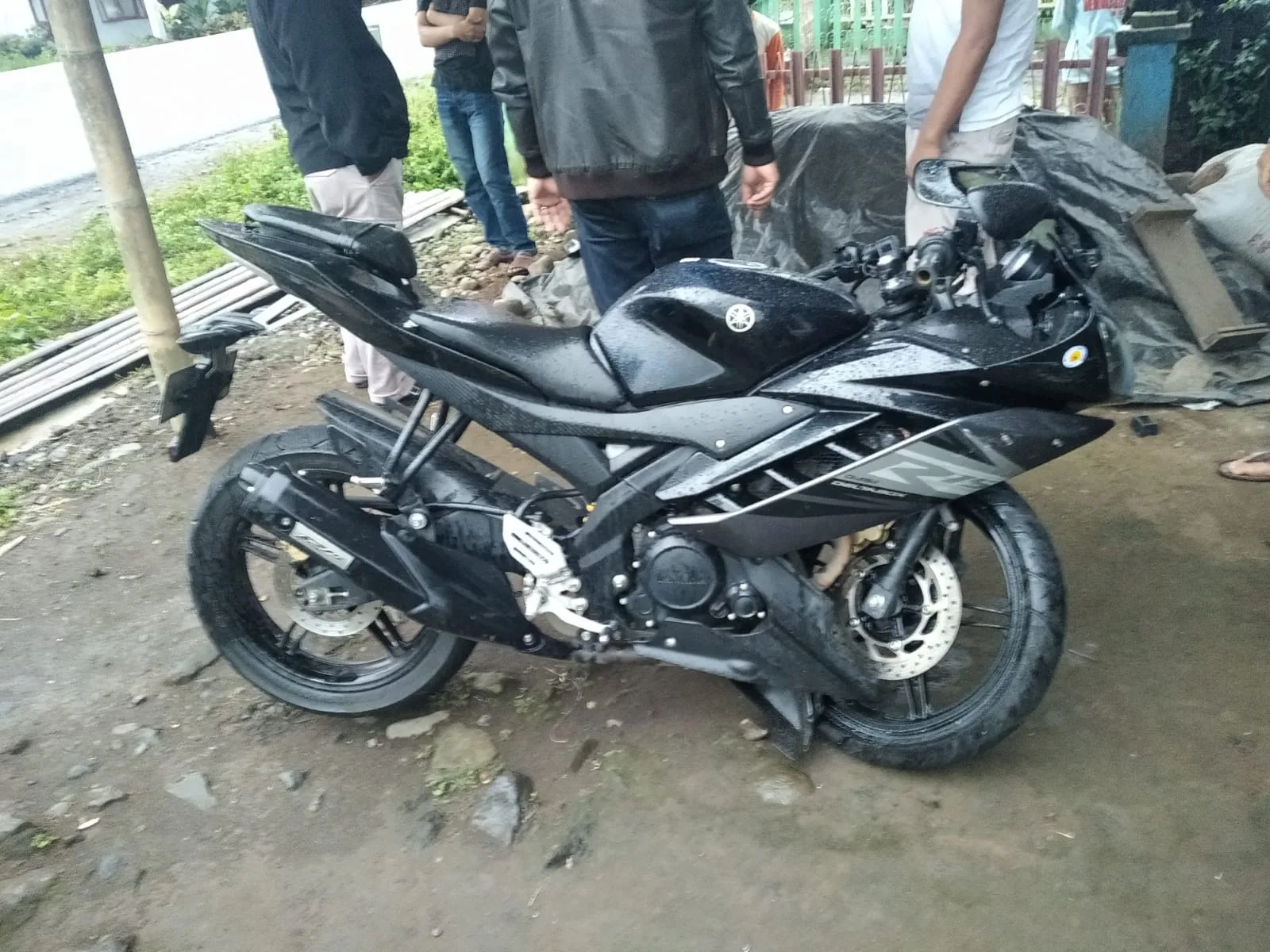 Tabrak Pengendara Sepeda Motor, Pengemudi Mobil Melarikan Diri