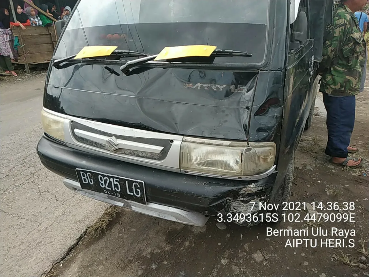 Terlalu Ngebut, Pengendara Motor Tabrak Mobil Futura