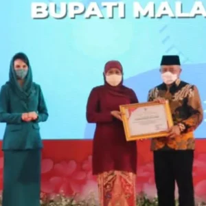 Bupati Malang Terima Penghargaan Perlindungan Perempuan dan Anak