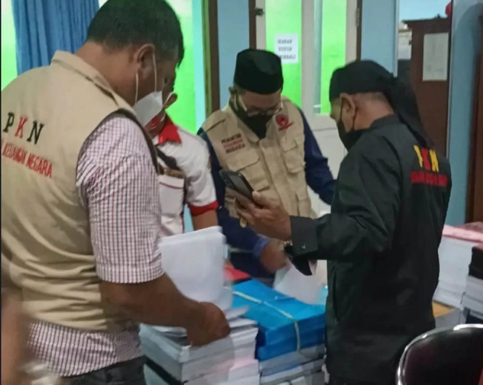 Dinas Kominfo Rembang Serahkan Dokumen LPJ Dana BOS ke Lembaga PKN