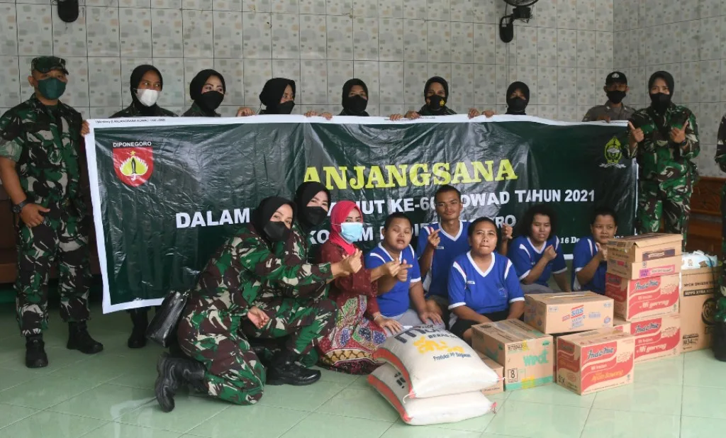HUT Kowad Ke-60 Srikandi Kodam IV/Diponegoro Bakti Sosial 