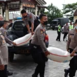 Kapolres Demak Kirim Bantuan Korban Erupsi Gunung Semeru