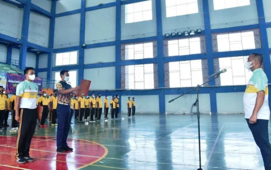 Kapolres Lamongan Pimpin Upacara Pembukaan Turnamen Bulu Tangkis Dan Bola Voli