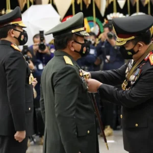 Kapolri Sematkan Bintang Bhayangkara Pratama Ke Pati TNI, Polri & ASN