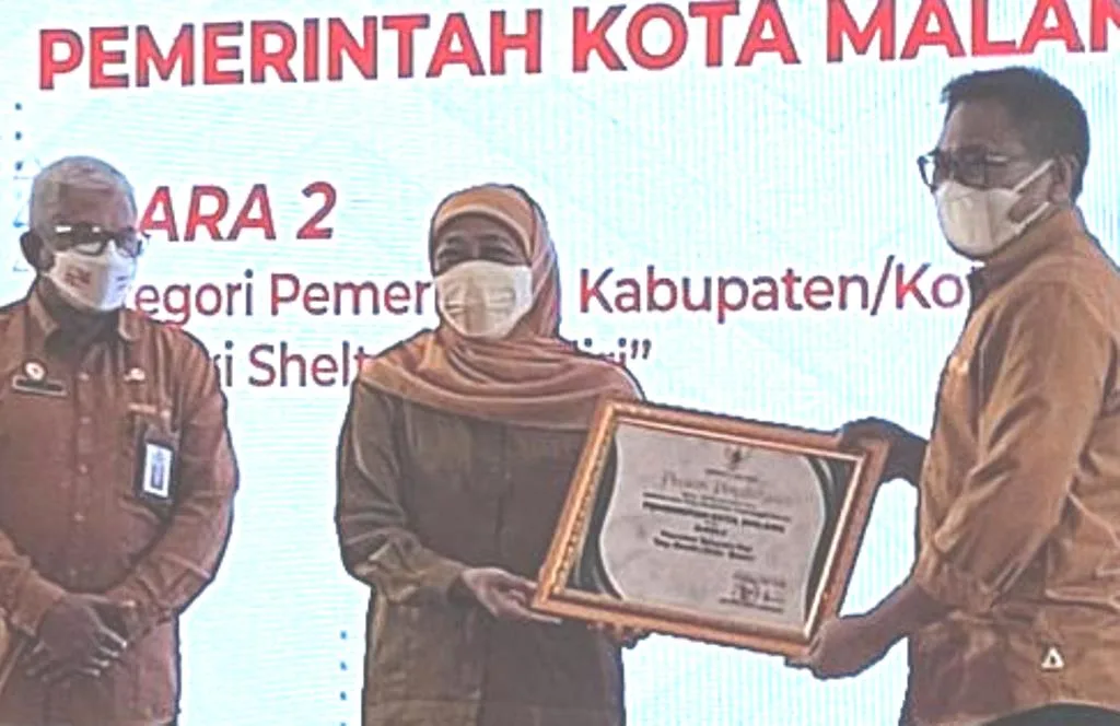 Kota Malang Terima Penghargaan Shelter Lansia dari Gubernur