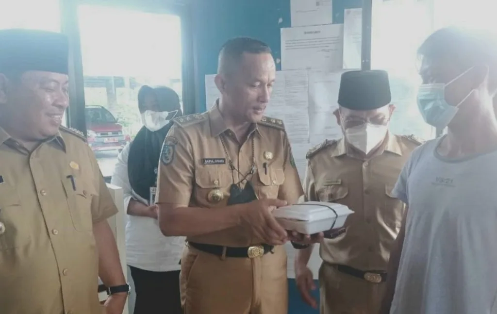 Pemkot Bengkulu Mulai Gerakan Sedekah Nasi Bungkus