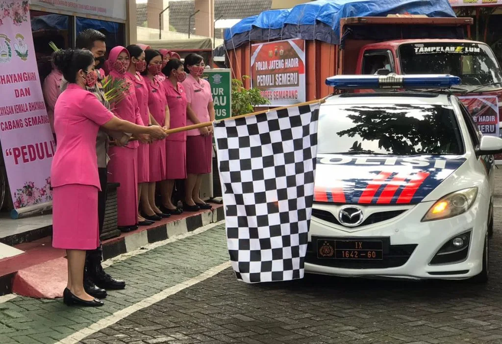 Polres Semarang Kirim Bantuan Untuk Korban Erupsi Gunung Semeru