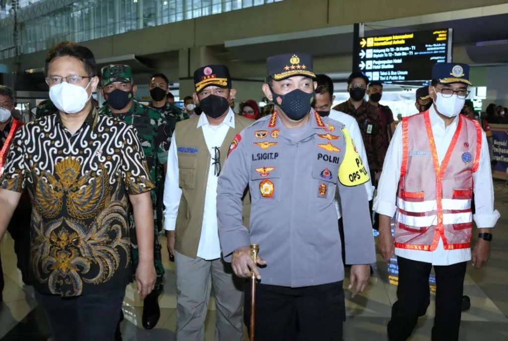 Tinjau Bandara Soetta, Kapolri Minta Pengawasan Ketat Masa Karantina PPI
