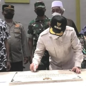 Wali Kota Malang Resmikan Kampung Program “Kotaku”