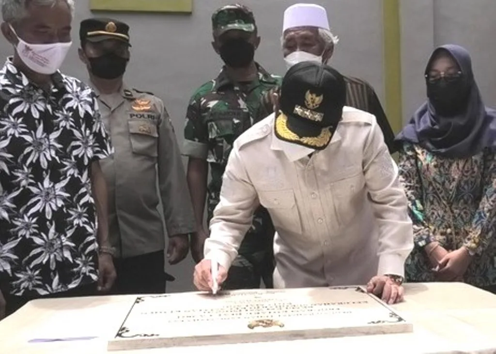 Wali Kota Malang Resmikan Kampung Program “Kotaku”