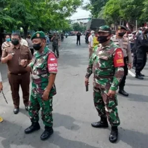 Danramil Semampir Pimpin Operasi Yustisi dan Tertib Prokes