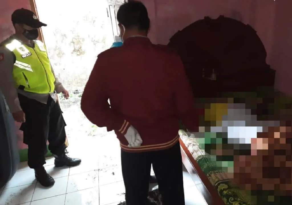 Dua Hari Tak Terlihat Ditemukan Sudah Terbujur Kaku Didalam Kamar