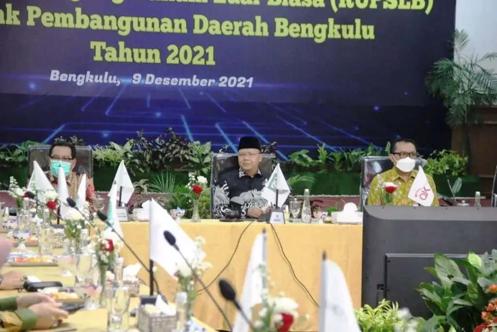 Gubernur Rohidin Pimpin RUPS-LB Bank Bengkulu Tahun 2021