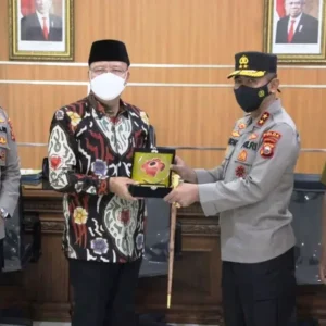 Gubernur Rohidin Sambut Kunjungan Silaturahmi Kapolda Bengkulu Yang Baru
