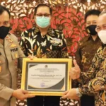 Kapolda dan Wakapolda Jateng Terima Penghargaan dari Kementrian LH