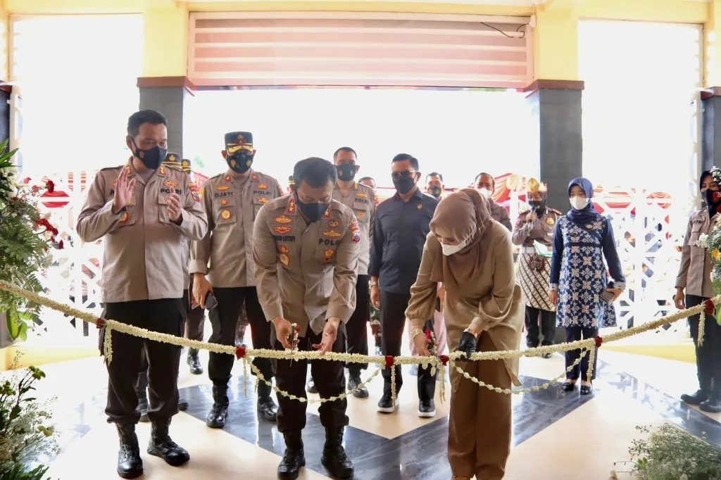 Kapolda Jateng Resmikan Gedung Presisi Polres Pekalongan