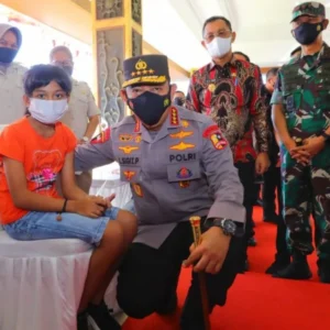Kapolri Kunjungi Kota Ambon Tinjau Vaksinasi Anak