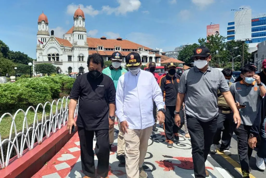 Kasatpol PP Kota Semarang Tegur Pengelola Parkir Obyek Wisata Lawang Sewu