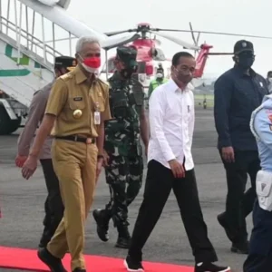 Pangdam IV/Diponegoro Dampingi Presiden Resmikan Bendungan Randugunting Pangdam IV/Diponegoro Dampingi Presiden Resmikan Bendungan Randugunting