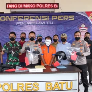 Pelaku Pembawa Senpi Rakitan Di Amankan Polisi