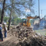Pemprov Bersihkan Pantai Panjang dari Sampah dan Bangunan Kumuh