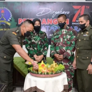 Pendam IV/Diponegoro Syukuran Peringati HUT Penerangan TNI AD ke-71