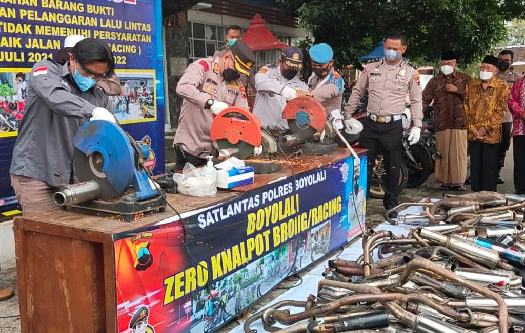 Polres Boyolali Musnahkan 300 Knalpot Brong Hasil Razia