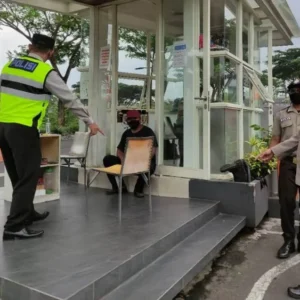 Polsek Pakis Laksanakan Patroli Sambang dan Dialog