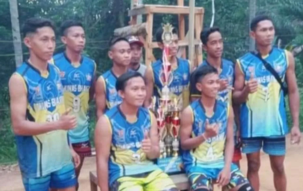 RK 2 Juara Turnamen Bola Voli Antar Rukun Kampung Arga Jaya