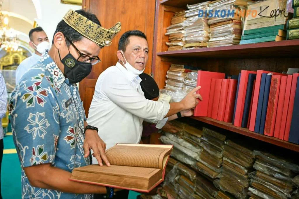 Sandiaga Uno Ganti Nama Bentor Jadi ‘Bengat’