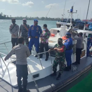 Satpolair Polres Bintan Patroli Laut Bersama TNI Dan Pemerintah Kecamatan Bintan Timur