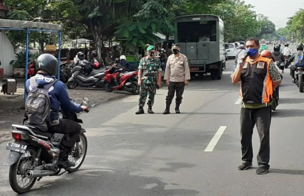 Tiga Pilar Gelar Operasi Yustisi di Depan Klenteng Mbah Ratu