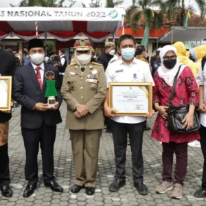 Tuntaskan PTSL Wabup Malang Serahkan 150 Sertifikat Tanah