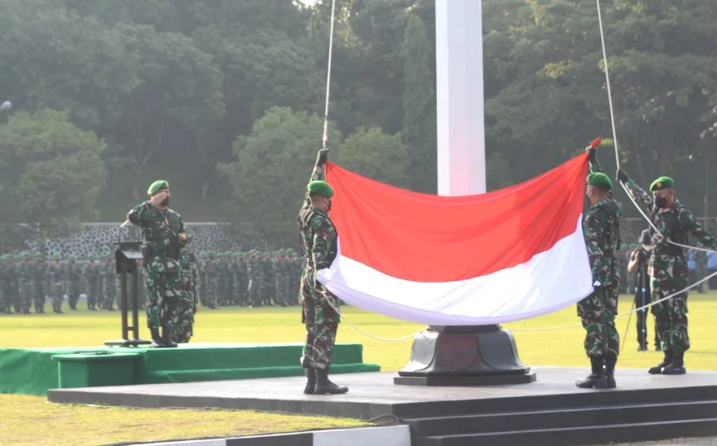 Vakum Selama Pandemi Pangdam IV/Diponegoro Pimpin Upacara Bendera Rutin