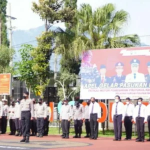 Wali Kota Batu Pimpin Apel Gelar Pasukan Pamor Keris Wali Kota Batu Pimpin Apel Gelar Pasukan Pamor Keris