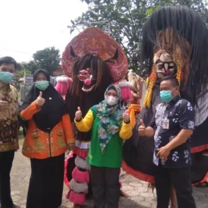 Bangkitkan Ekonomi Warga, Bupati Demak Buka Gelaran UMKM