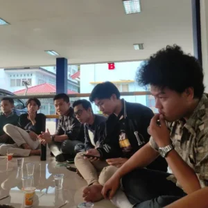 Bangkitkan Salam Solidaritas, BEM Adakan FGD Bersama Ormawa Se-FISIP Bangkitkan Salam Solidaritas, BEM Adakan FGD Bersama Ormawa Se-FISIP