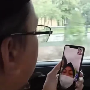 Bupati Muhdlor Video Call dengan Rizal, Bocah Kelainan Usus