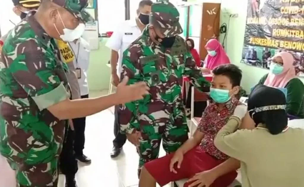 Dandim 0830/Surabaya Utara Tinjau Langsung Vaksinasi Anak