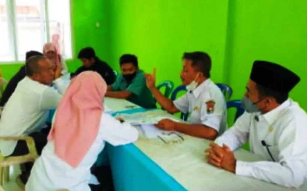 Dinsos Mukomuko saat memberikan pengarahan kepada e-warung