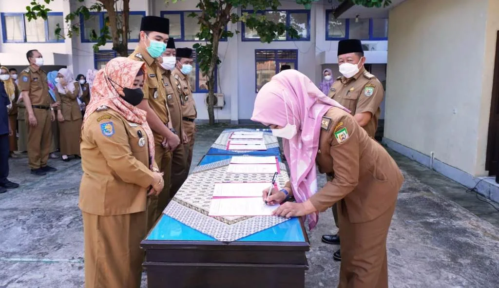 Diskominfotik Provinsi Bengkulu Teken Perjanjian Kinerja Sebagai Bentuk Komitmen