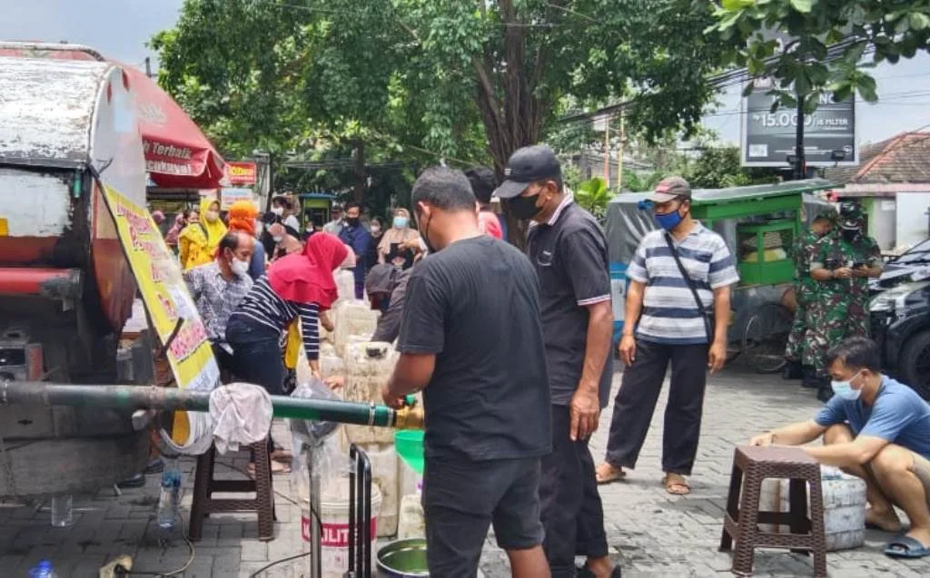 Ditreskrimsus Kawal Operasi Minyak Goreng di Pasar Sampangan