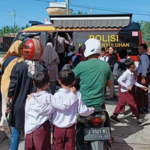 Gencarkan Vaksin, Satbinmas Polres Mukomuko Jemput Bola Gencarkan Vaksin, Satbinmas Polres Mukomuko Jemput Bola