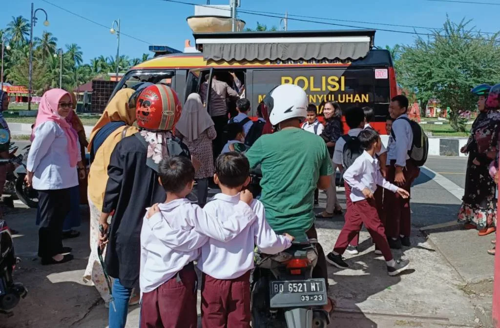 Gencarkan Vaksin, Satbinmas Polres Mukomuko Jemput Bola