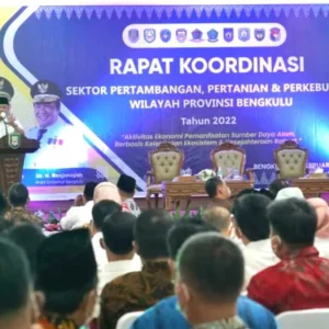 Gubernur : Perizinan Perusahaan Tambang dan Perkebunan Perlu di Evaluasi