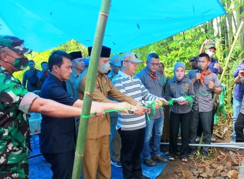 Gubernur Rohidin Resmikan Teknologi Tepat Guna di Desa Pahlawan